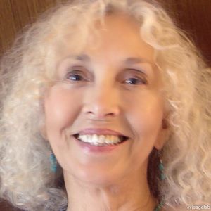 Meet your Posher, Cassie